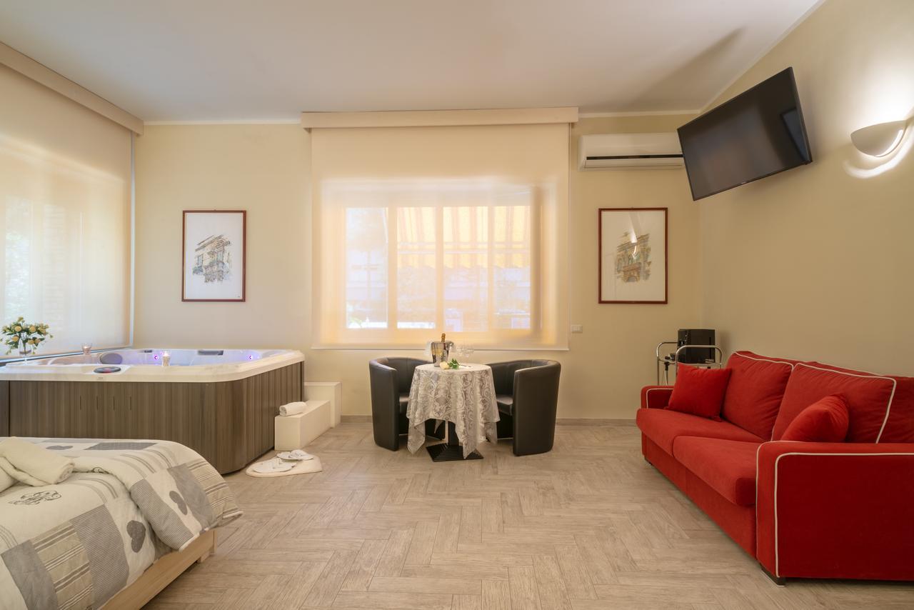 Villa Domus Salento Suites & Rooms Con Parcheggio Privato In Loco Lecce Exteriér fotografie