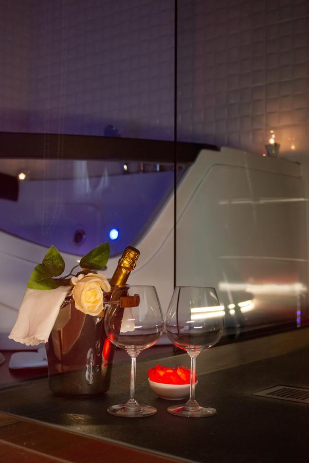 Villa Domus Salento Suites & Rooms Con Parcheggio Privato In Loco Lecce Exteriér fotografie