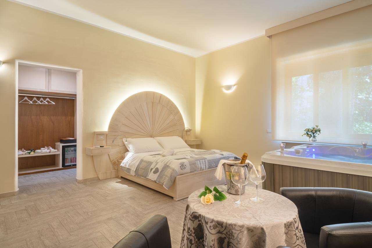 Villa Domus Salento Suites & Rooms Con Parcheggio Privato In Loco Lecce Exteriér fotografie