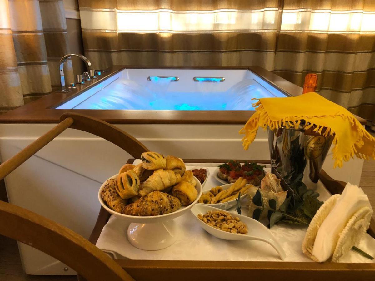 Villa Domus Salento Suites & Rooms Con Parcheggio Privato In Loco Lecce Exteriér fotografie