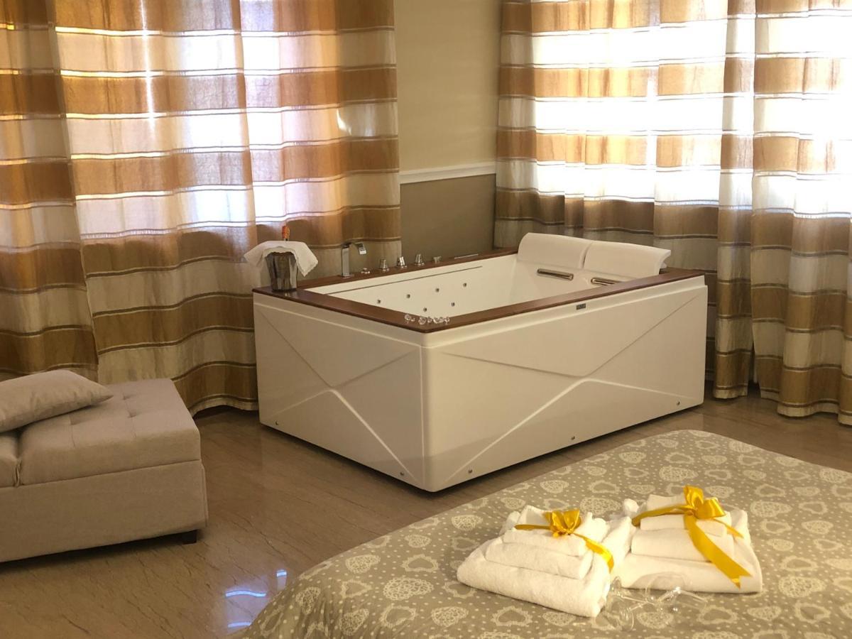 Villa Domus Salento Suites & Rooms Con Parcheggio Privato In Loco Lecce Exteriér fotografie